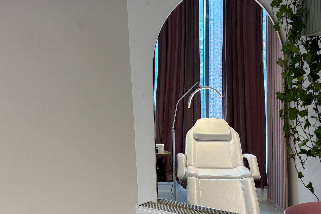 Maison Derm Clinic, Perivale, London