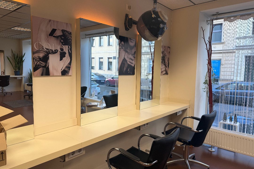 Hair by Yaldaz 2, Shopping Centre Nord, Wien