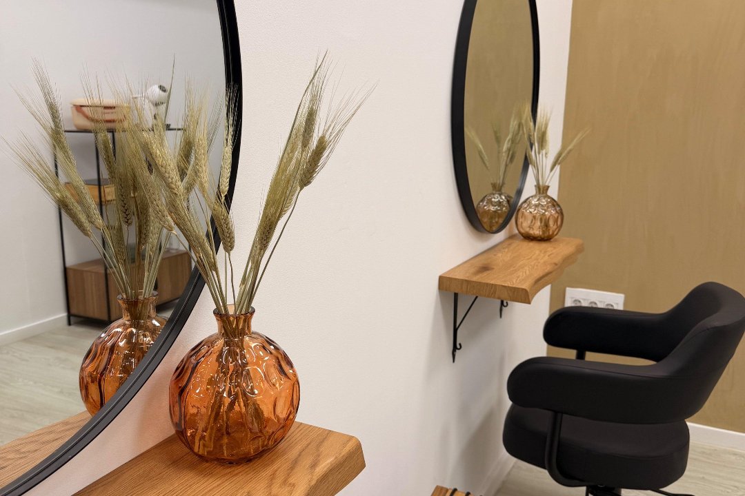 Lux Hair Salón, Trinitat, Valencia