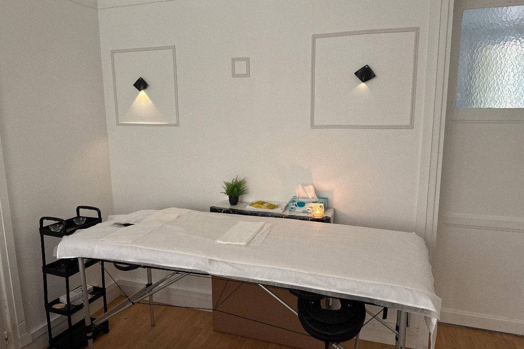 Larisa beauty, Ivry-sur-Seine, Val-de-Marne