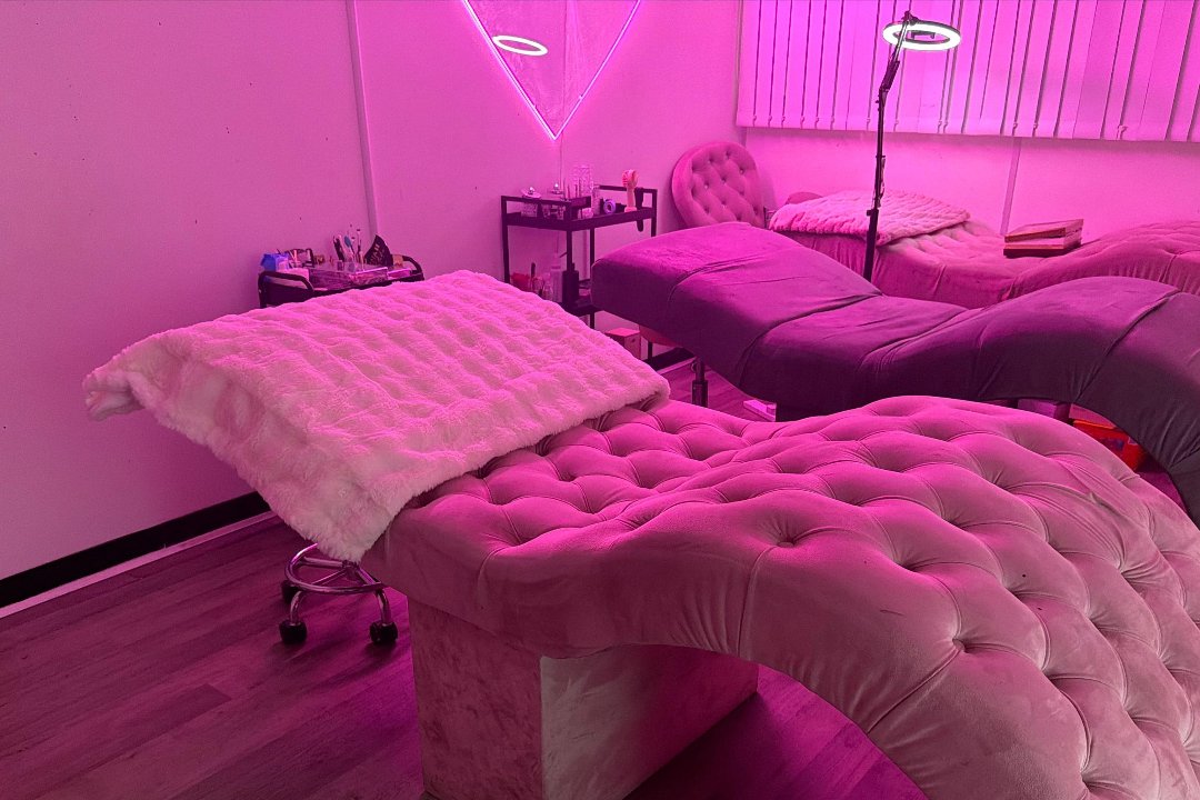 Sunnah Glow Studio, Millharbour, London