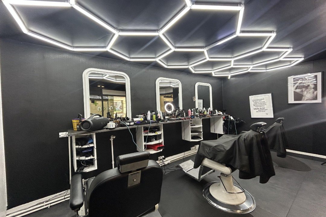 Golden Blade Barber, Puteaux, Hauts-de-Seine
