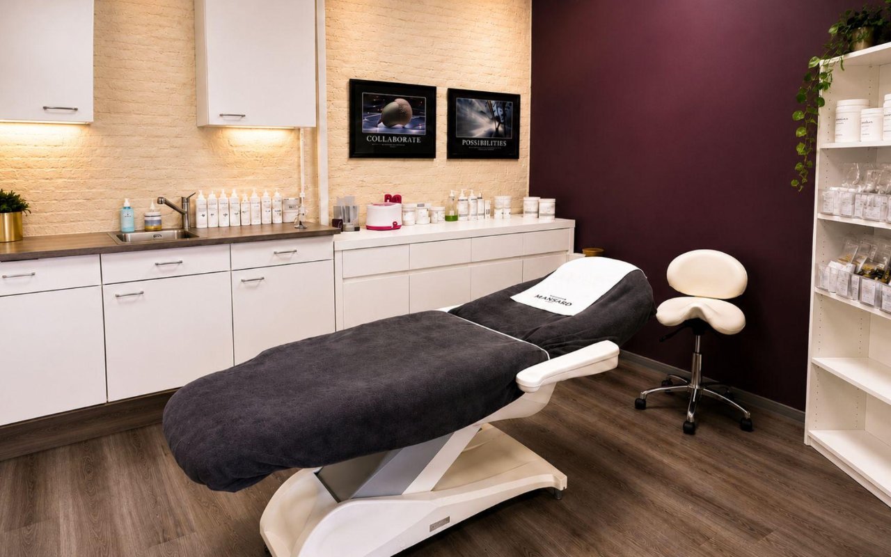 Interieur van Skincare & PMU by Galyna Denchyk in Zevenaar