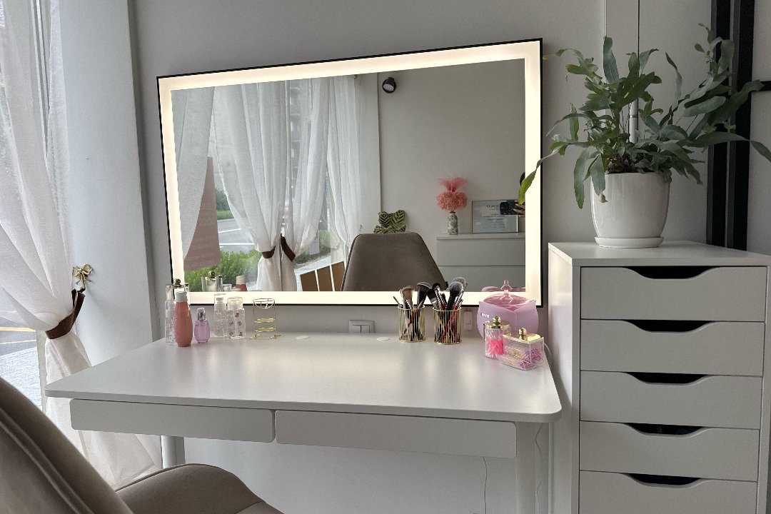 AVA.Beauty, Žaliasis tiltas, Vilnius
