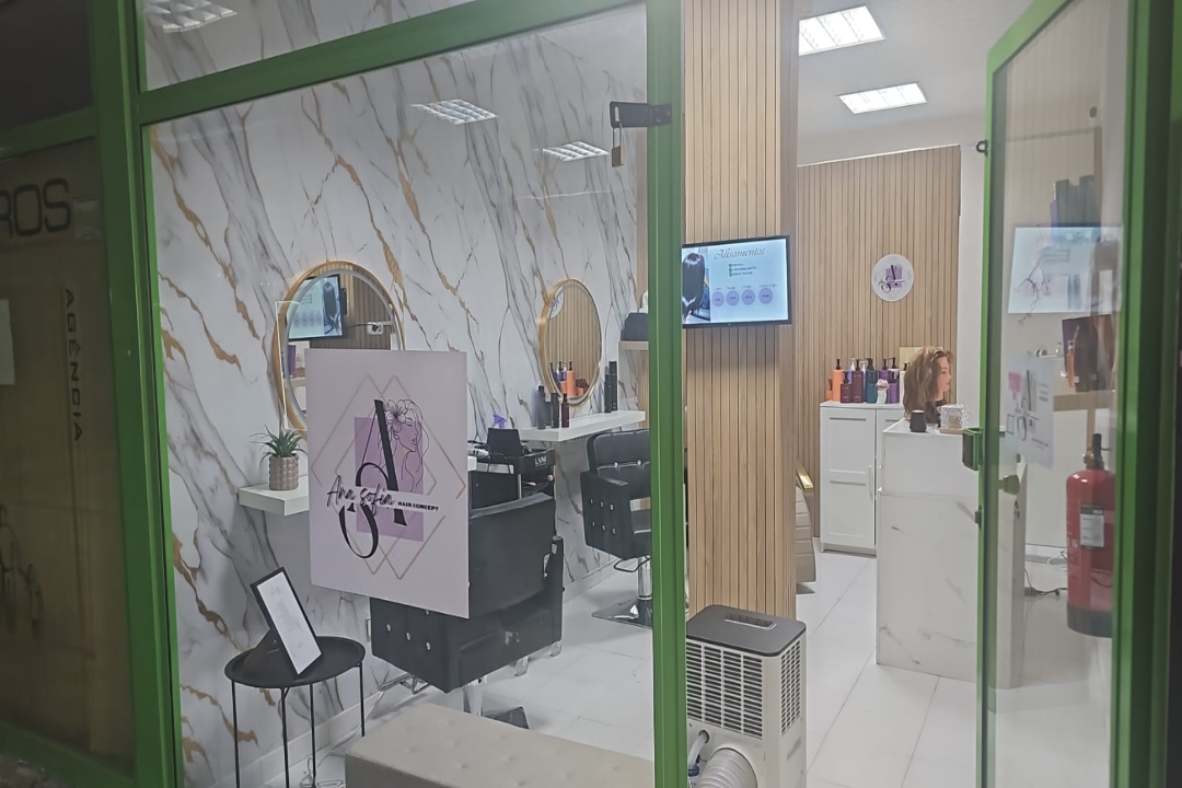 Ana Sofia Hair Concept, Moita
