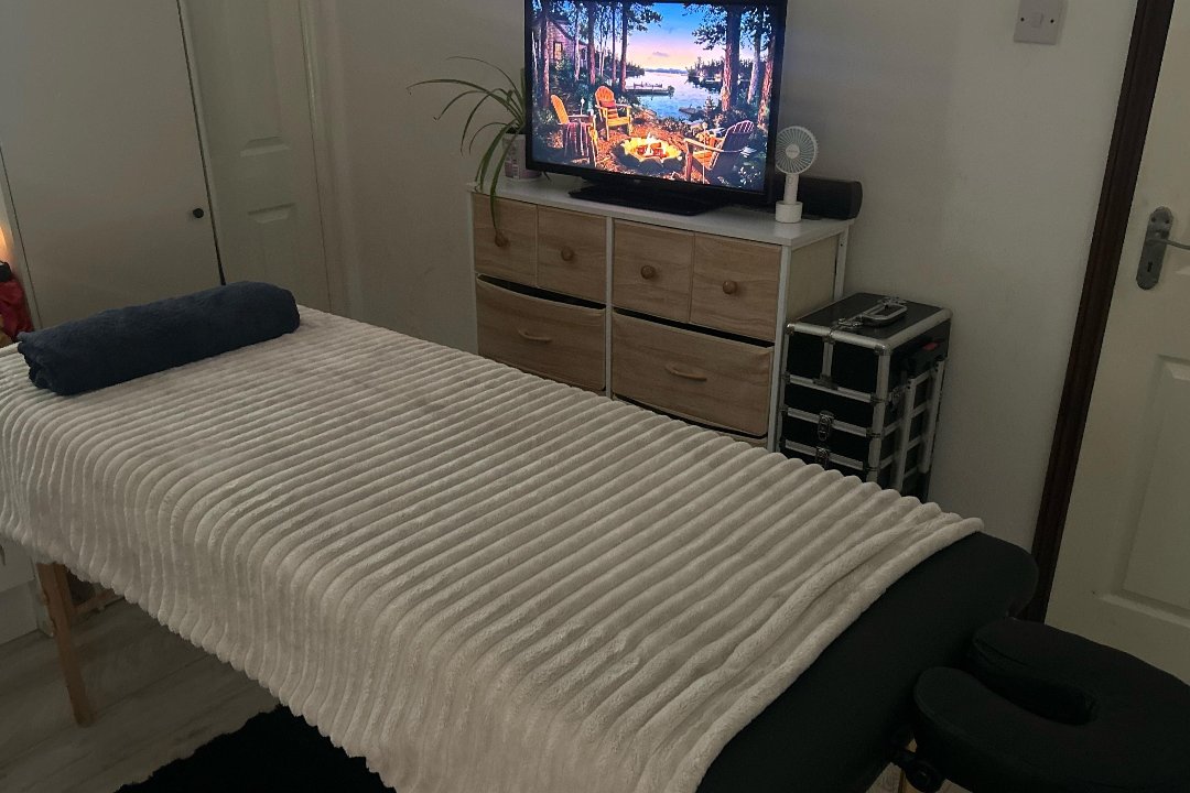 Natures Light - Massage & Wellness, Cann Hall, London