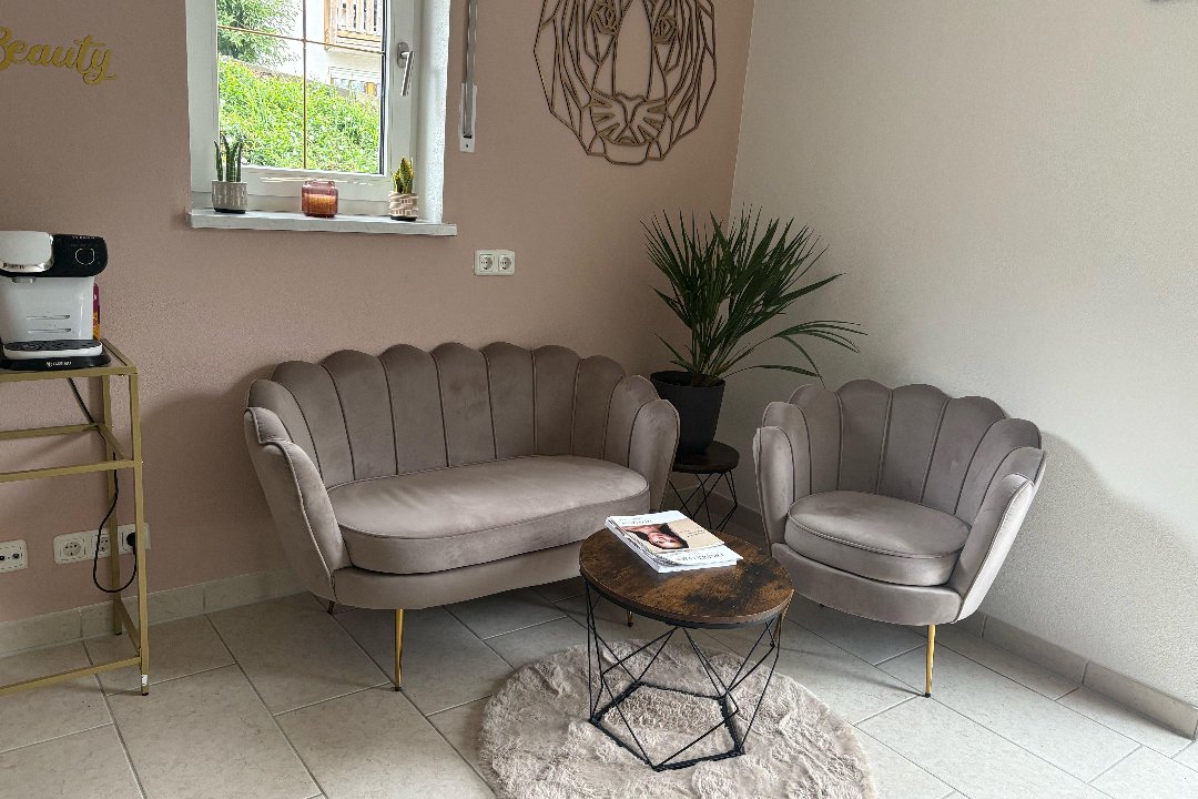 Auralia Cosmetics, Velden, Bayern