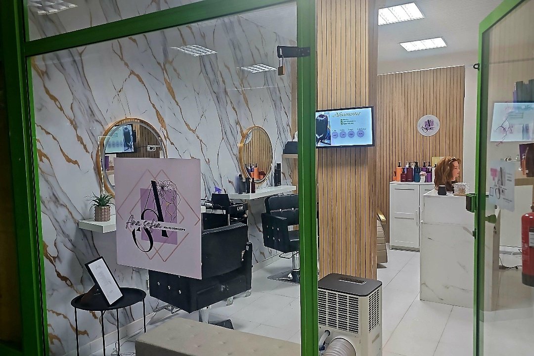 Ana Sofia Hair Concept, Moita