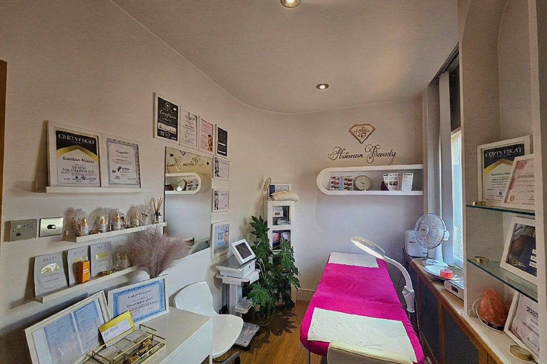 Platinum Beauty Karolina Wakula, Wakefield Westgate, Wakefield