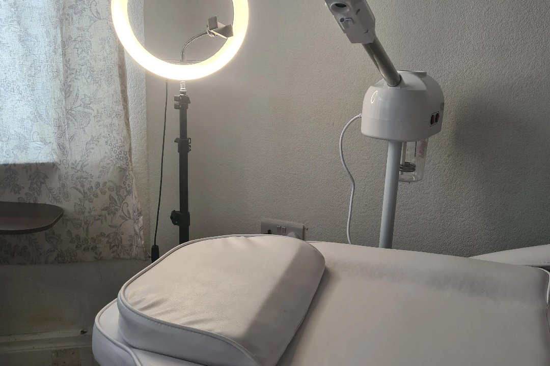 Skin 2.0 By Muna Warsame, Queensbury, London