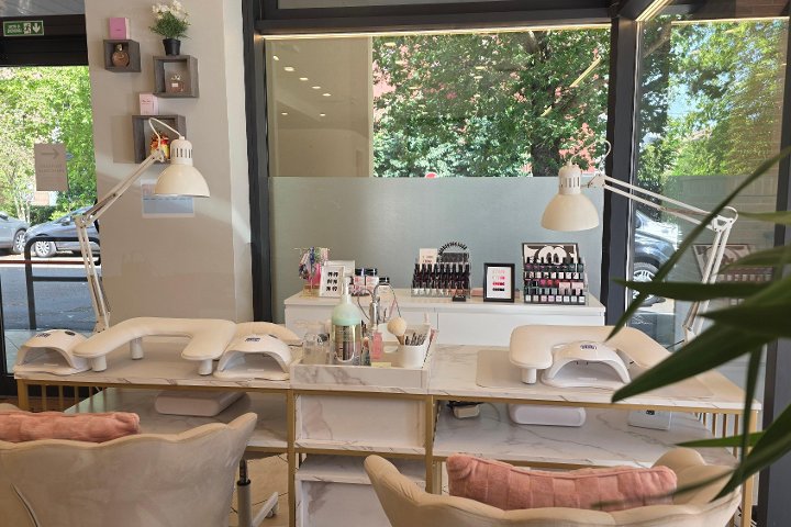 Zeta Beauty Studio - Onglerie Modena - Photo de galerie - OneBooking