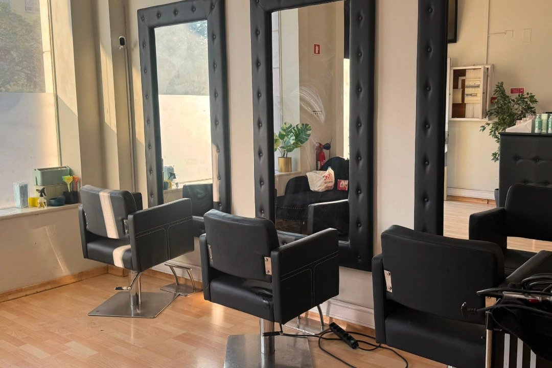TA Cabeleireiros & Estética - Salão de beleza em Telheiras, Bairro Mário Madeira, Distrito de Lisboa