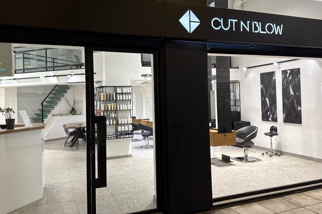 Cut N Blow Prive Salon, Κέντρο Αθήνας, Αθήνα
