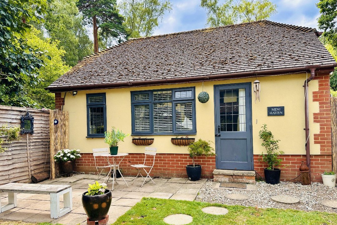 The Haven Retreat By Cleo, Bracknell, Berkshire
