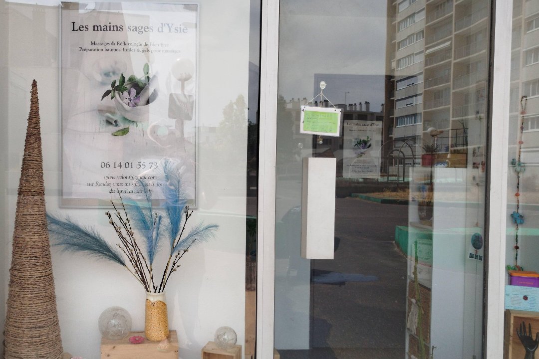 Les mains sages d'Ysie, Colombes, Hauts-de-Seine
