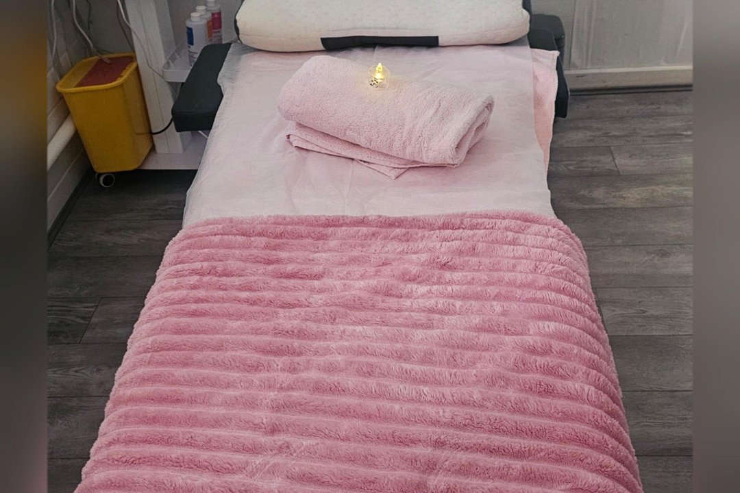 K&S Beauty & Aesthetic Clinic, The Saddlers Shopping Centre, West Midlands County