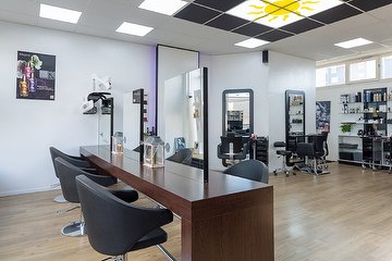PARLAR Hair & Beauty Salon