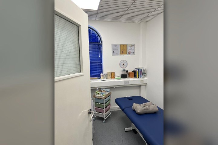London TCM and Acupuncture - Massage Rear Entrance - Photo de galerie - OneBooking