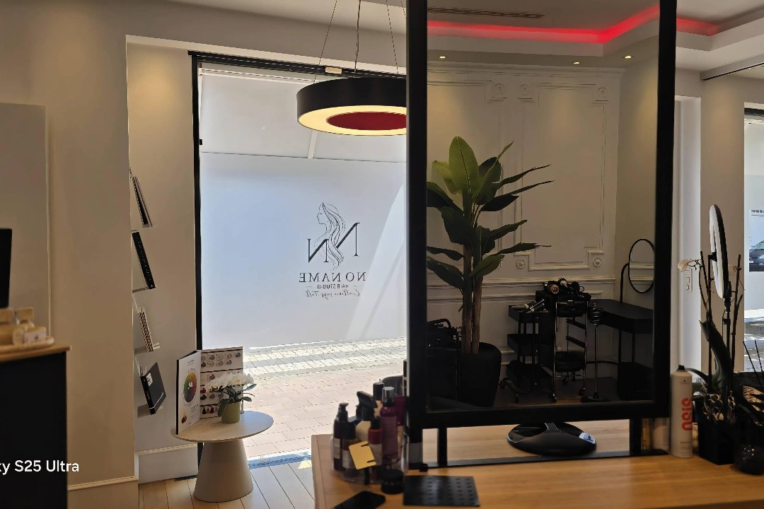 No Name Hair Studio, Saint-Pierre, Etterbeek