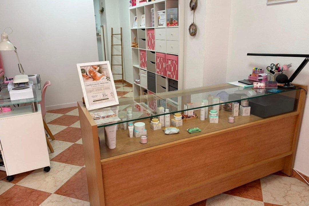 Nadia Beauty, Almussafes