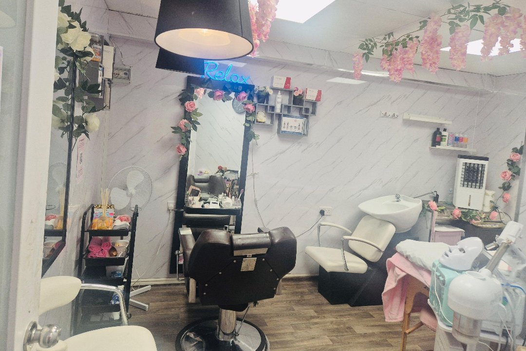 Blink & Bloom Beauty Studio, Hillingdon, London