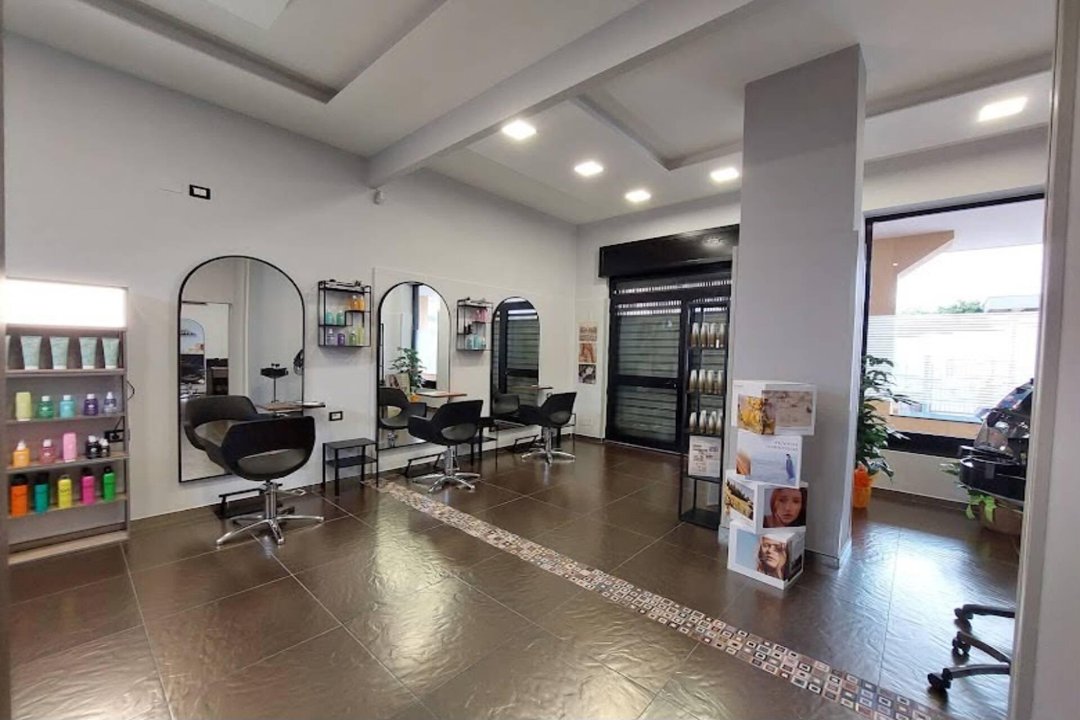 Valentina Hairlab, San Valentino Torio, Campania