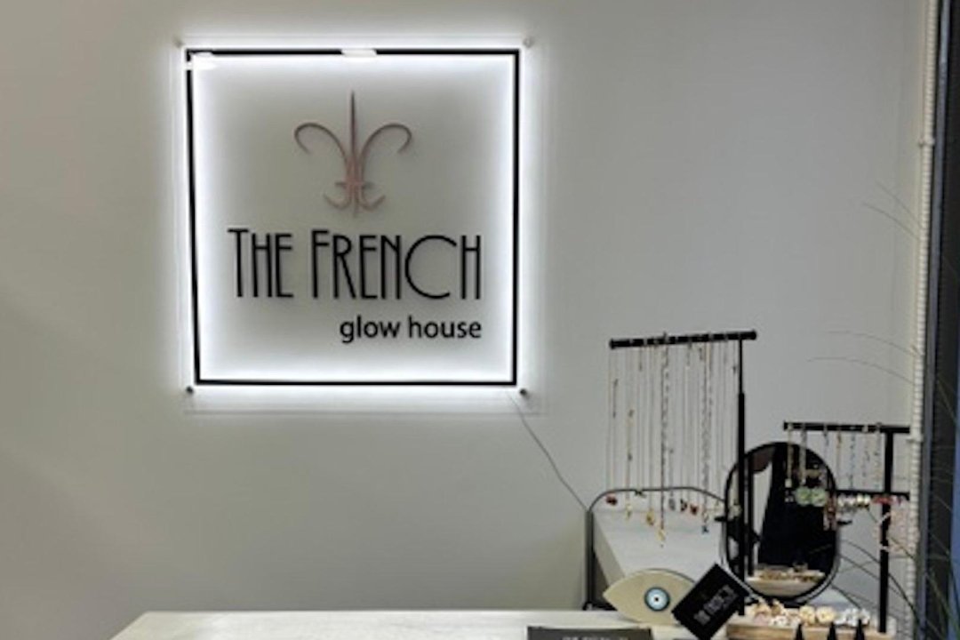 The French Glow House, Κηφισιά, Αττική