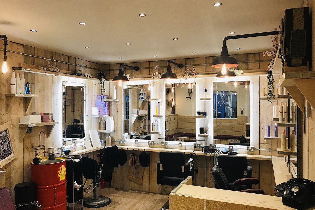 Kinks Hair Salon, Hatfield, Hertfordshire