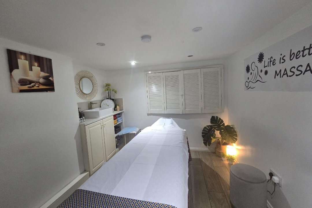 U & I Thai Spa, Earls Court Square, London