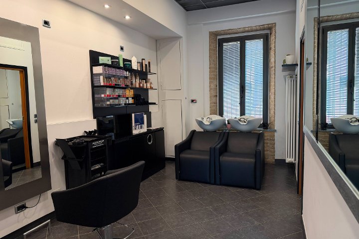Hairly Beauty Concept - Coiffure Bergamo - Photo de galerie - OneBooking