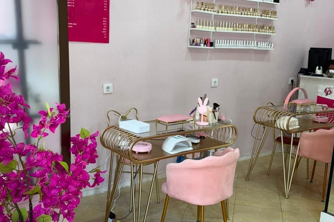 Uñas y extensiones abella, León XIII - Los Naranjos, Sevilla