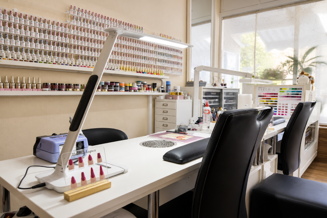 Palast Nails, Leonberg, Baden-Württemberg
