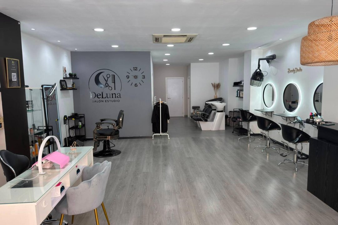 De Luna Salón Estudio, La Creu del Grau, Valencia
