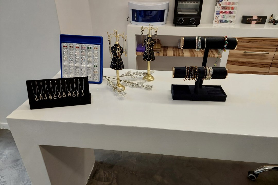 AT Nails, Μελίσσια, Αττική