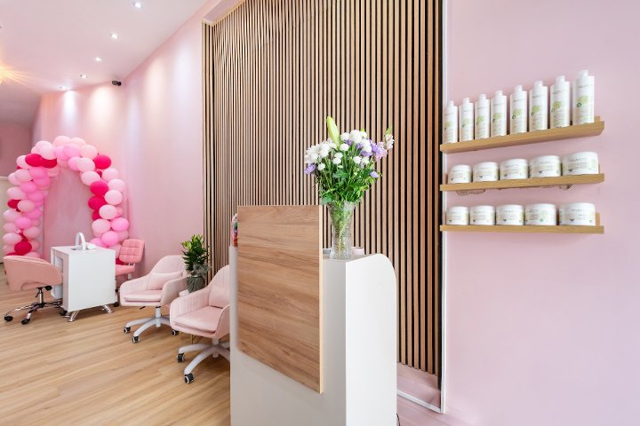 Nona Velvet Salon - Coiffure London - Photo de galerie - OneBooking