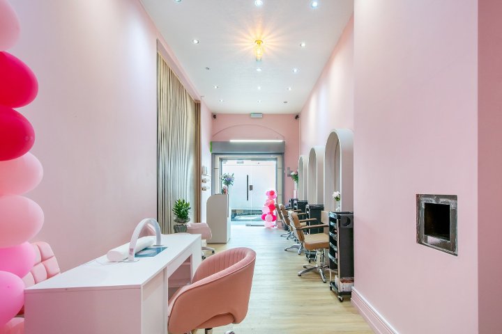 Nona Velvet Salon - Coiffure London - Photo de galerie - OneBooking