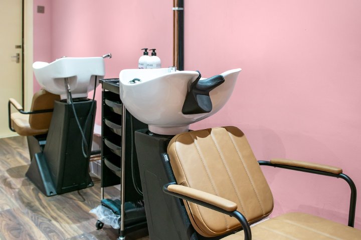 Nona Velvet Salon - Coiffure London - Photo de galerie - OneBooking