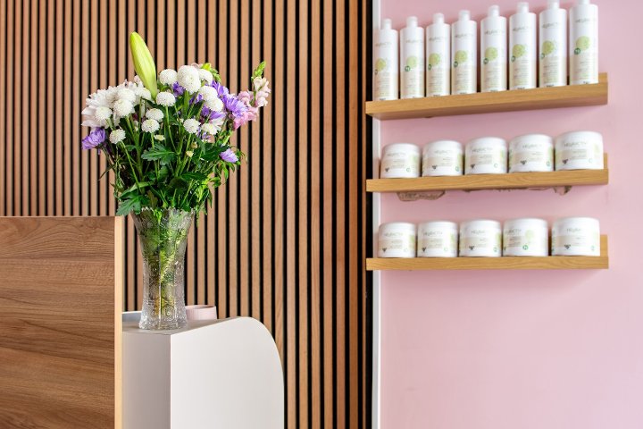 Nona Velvet Salon - Coiffure London - Photo de galerie - OneBooking