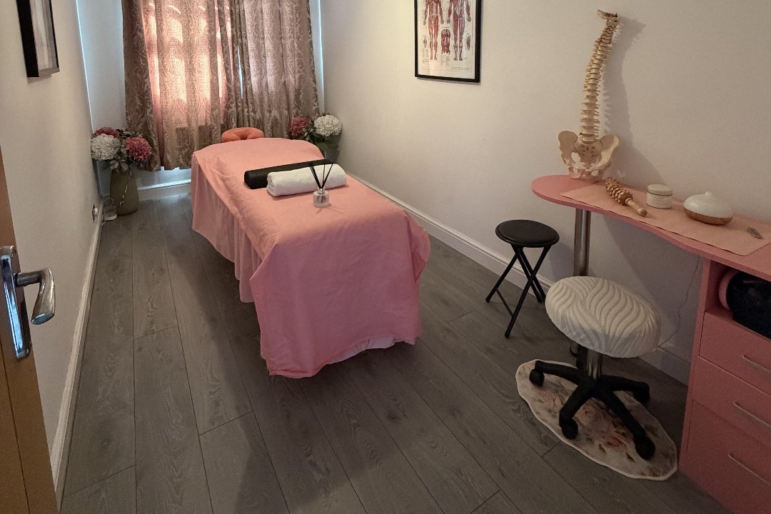 Ella’s Sports Therapy, Walton-on-Thames, Surrey