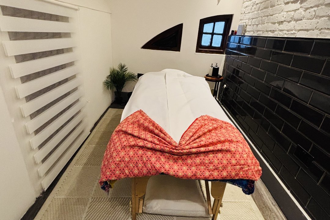 Relax Thai Massage UK, Centre Court Shopping Centre, London