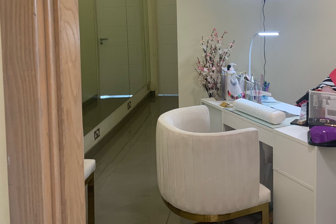 YoLov Nails & Beauty, Westwood, Oldham