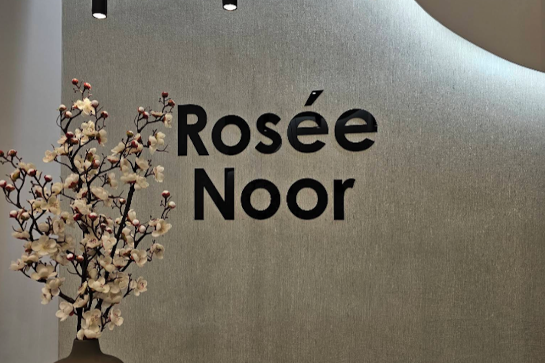 Rosée Noor, Κως