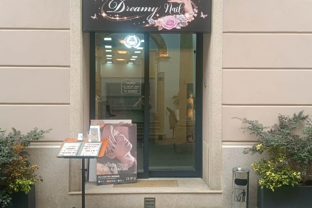 Dreamy Nail, Arona, Piemonte
