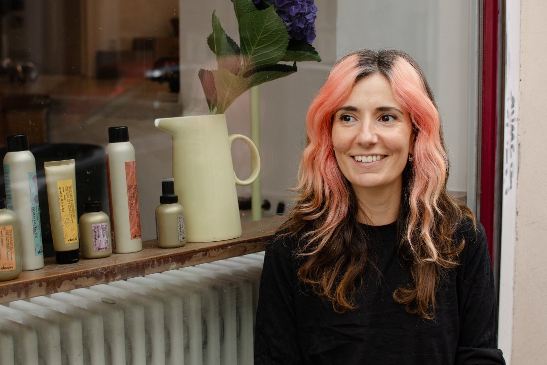 Marta at La Isla Salon - Moving solo from August, Kreuzberg, Berlin