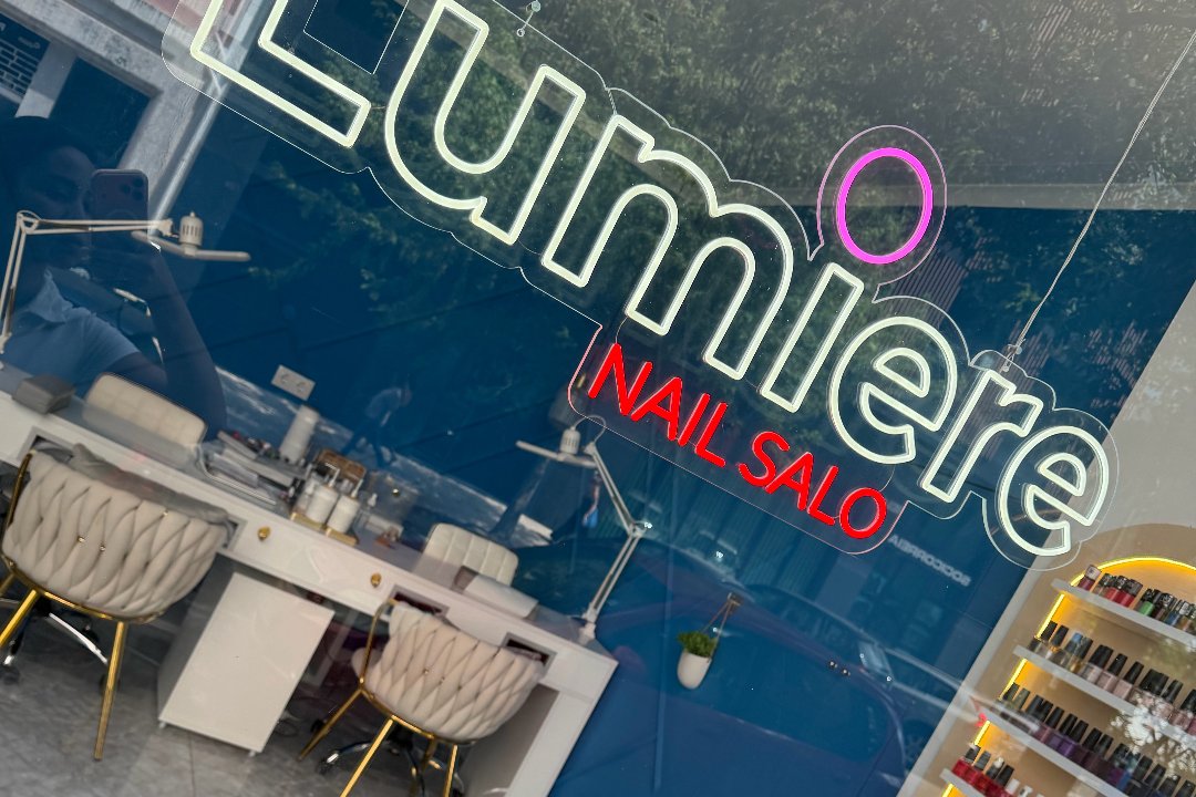 LUMIERE NAILS SALON, Lisboa