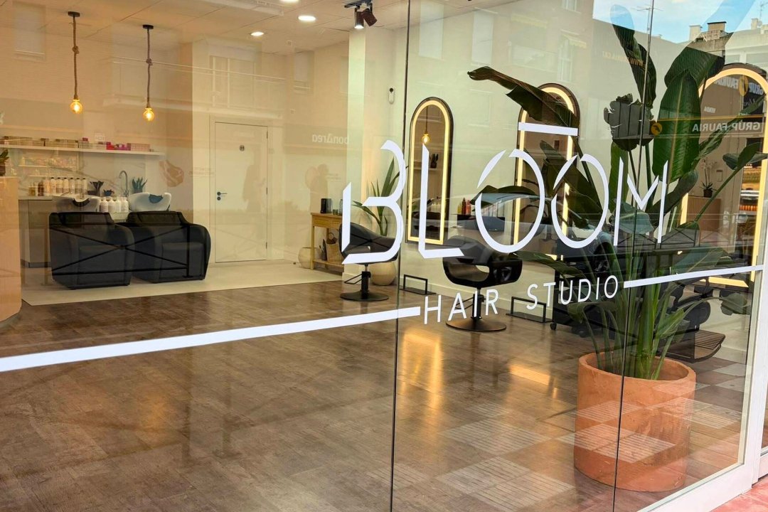 BLOOM HAIR STUDIO, Lloret de Mar