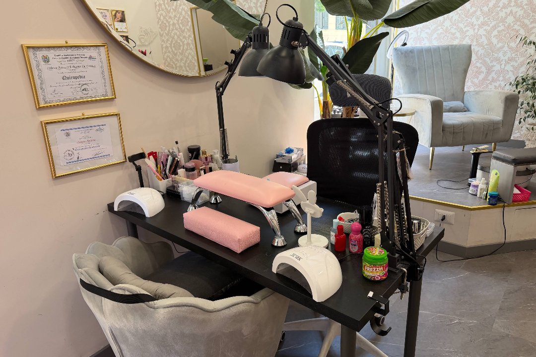 Celeste Beauty Nails, Via Appia Nuova, Roma