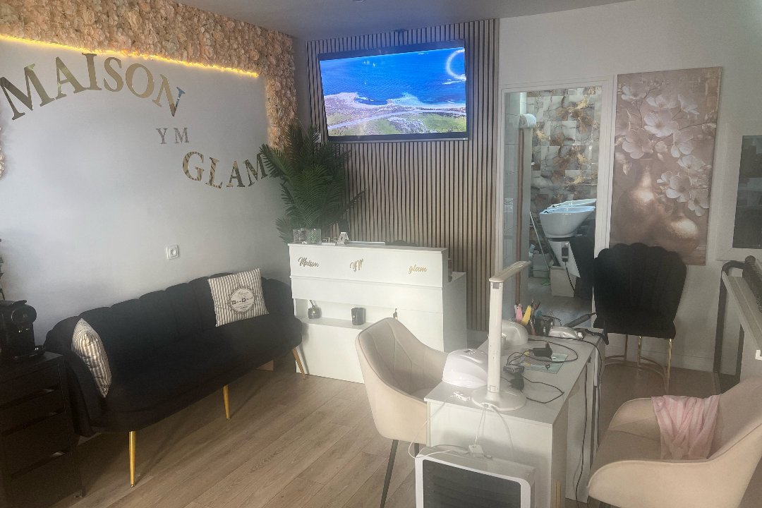 Maison YM glam, Métro Pigalle, Paris