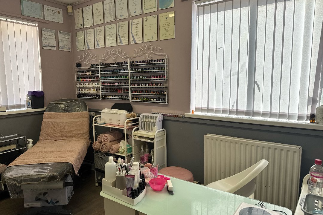 Serenity Nails & Beauty, Bristol