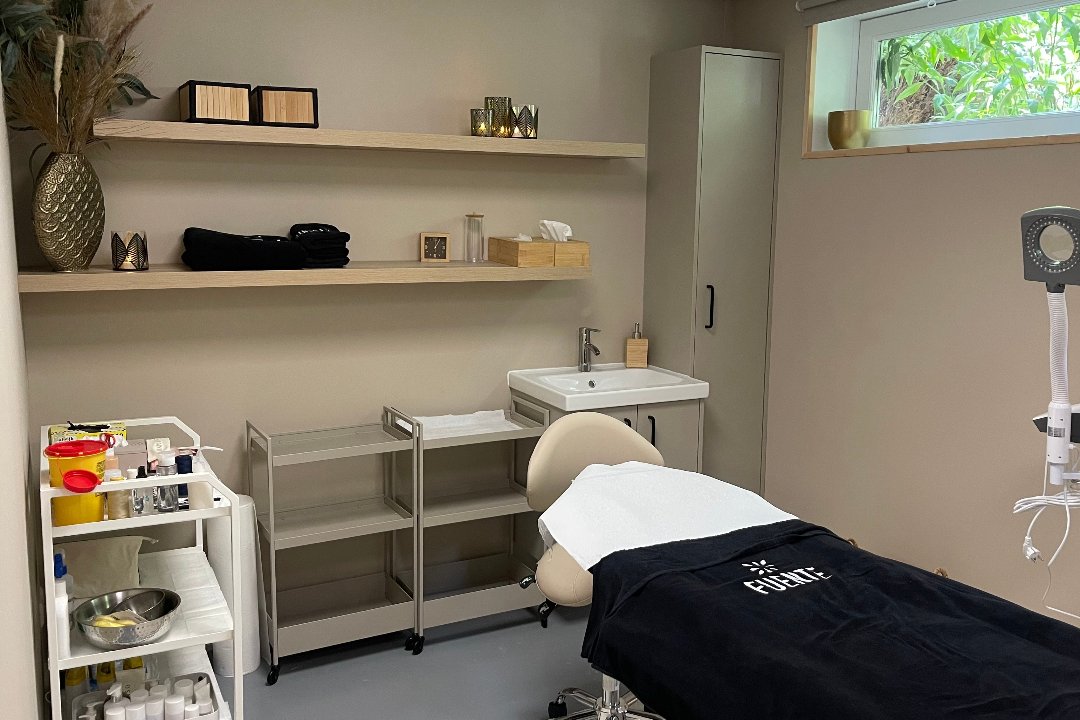 Jona Beauty Hooglanderveen, Dorpskern Hooglanderveen, Amersfoort
